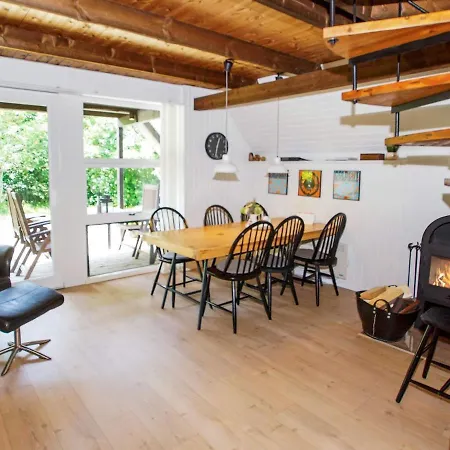 Spacious Retreat In Stauning - By Traum Hébergement de vacances *