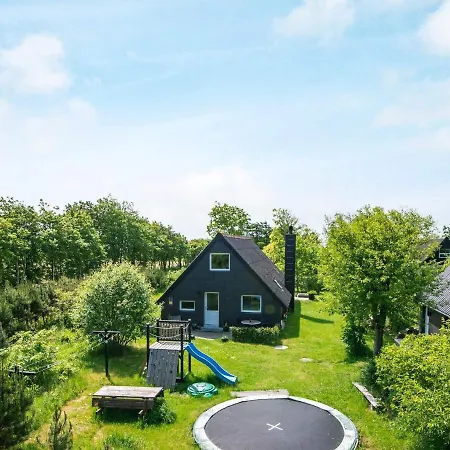 Spacious Retreat In Stauning Feriehus *