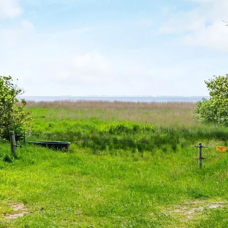 Spacious Retreat In Stauning *